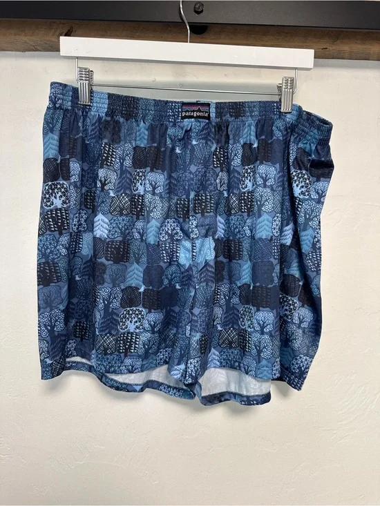 Patagonia Men's Blue Patterned Shorts