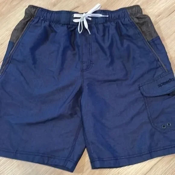 Speedo men’s swim trunks. Size L. Blue/gray.