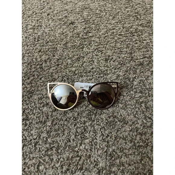 Foster Grant‎ Women Round Cat Eye Sunglasses Gold Tortoise Split Frame SR1217