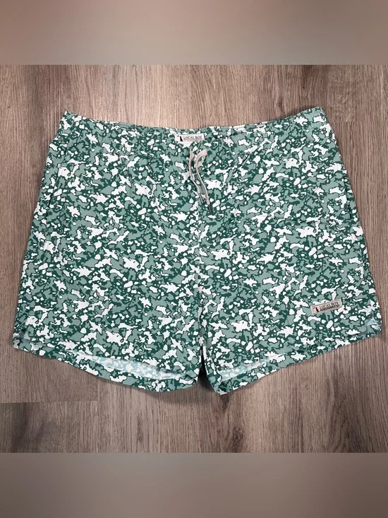 Local Boy Outfitters Camo Swim Trunks Shorts Mens XXL Green Quick Dry 5.5”
