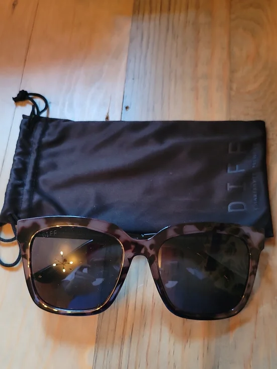 Diff Hailey Tortoiseshell Sunglasses with Soft Pouch