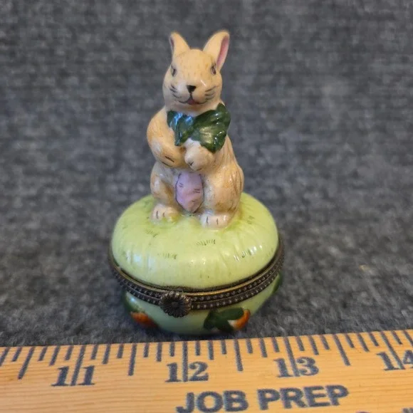 Rabbit‎ Carrot Porcelain Round Trinket Box Small Hinged Metal Lid Figural Decor