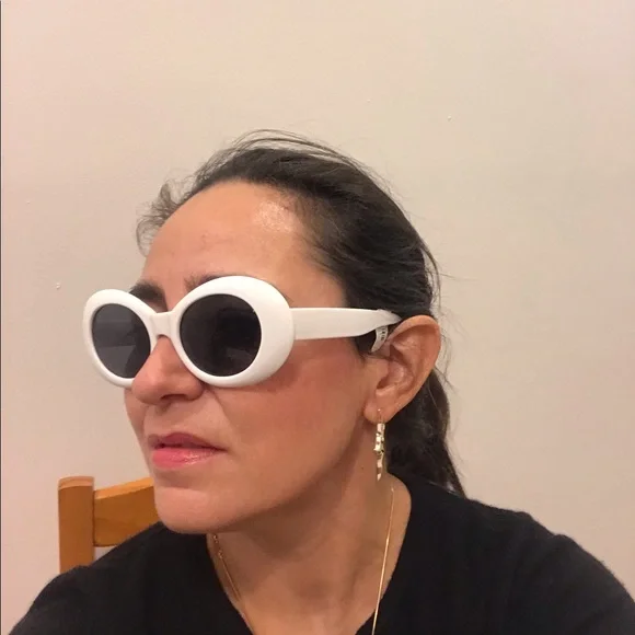 Francesca’s Collection White Frame Fashion Sunglasses