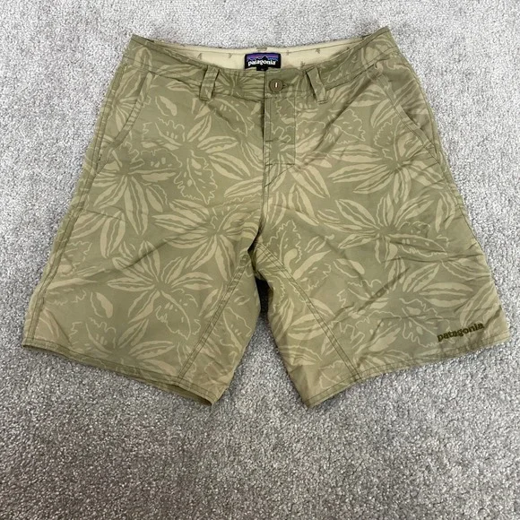 Patagonia Shorts Mens 31 Wavefarer Walk Hybrid Board Shorts Tropical Leaf