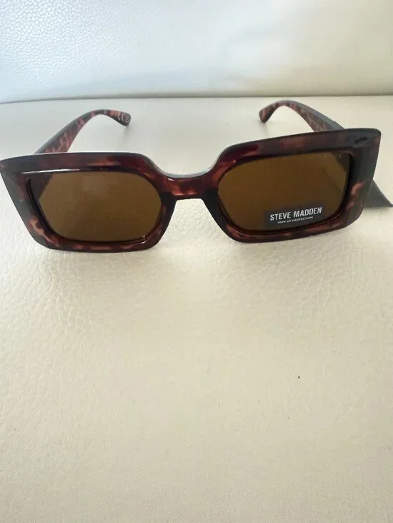 NWT STEVE MADDEN SONIQUE TORTOISE BROWN RECTANGULAR SUNGLASSES RETRO STYLE