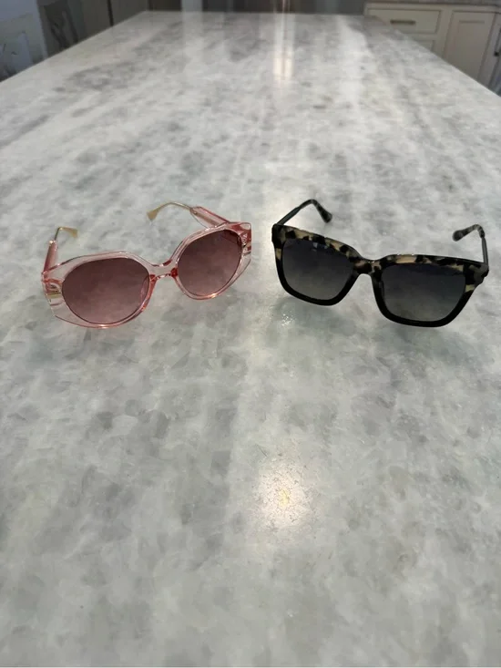 Diff Eyewear Bella Tortoiseshell Sunglasses w/ bonus cute pink round sunnies