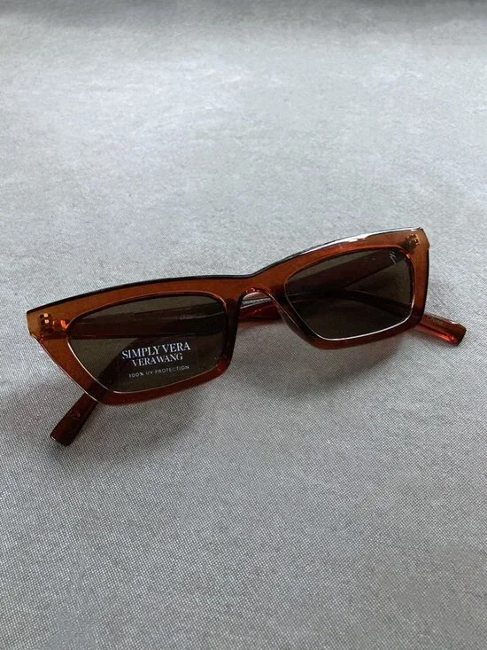 Simply Vera, Vera Wang, FATIMA amber Sunglasses, Weekender Travel Shades, NWOT