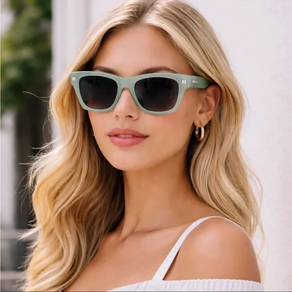 Off-White Valdez Sunglasses Sage Green Dark Grey Lens OERI13X 5307 NWT