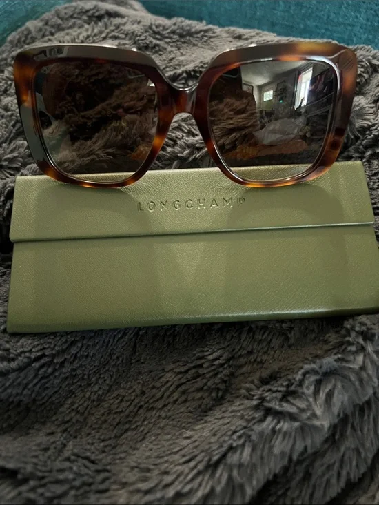 Oversized Tortoiseshell Sunglasses - Longchamp luxury full inclusion