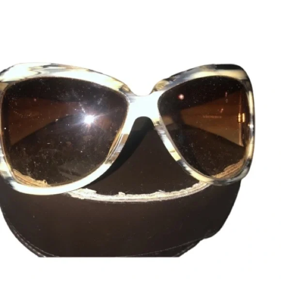 Gucci tortoise & bone authentic original case like new , perfect
