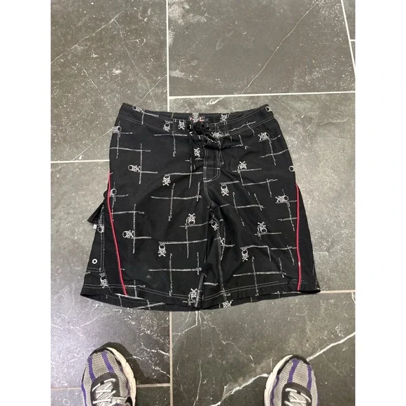 Point Zero Mens XL Board Shorts Black Skull Crossbones Swim Trunks Y2K Goth Surf