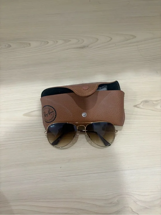 Ray-Ban Women’s Gold Frame Sunglasses with Brown Gradient Lenses