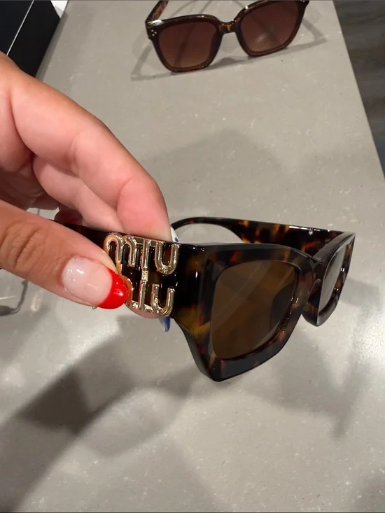 Designer-Inspired Tortoiseshell Sunglasses with Gold Accent