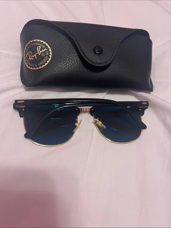 Ray-Ban Clubmaster Sunglasses in Black and Gold