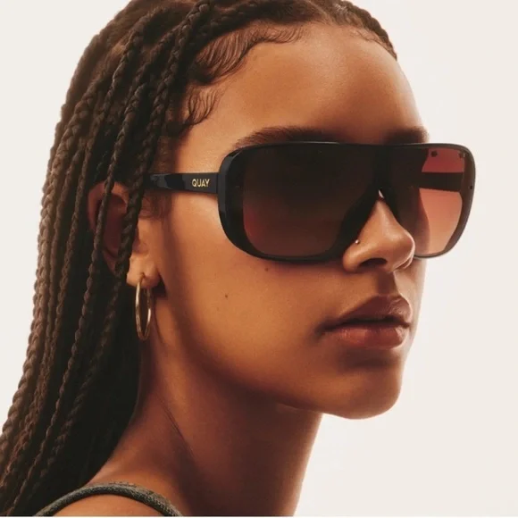 QUAY Center Stage Sunglasses Black Frame Chocolate Paprika Lens Shield NWT