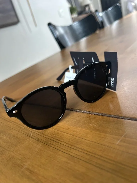 NWT AEO Black Round Sunglasses - Classic UV Protection‎