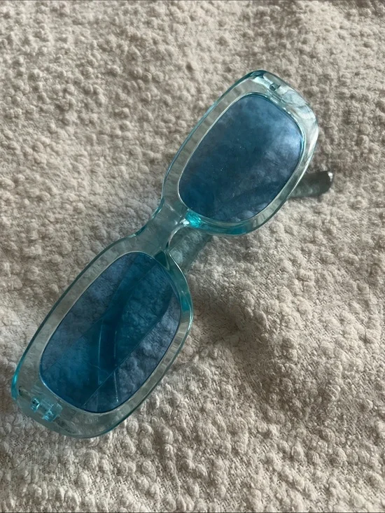 AQUA BLUE SUNGLASSES