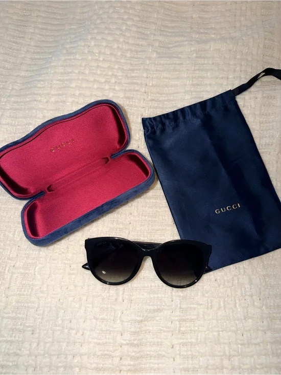 Gucci Black Cat-Eye Sunglasses with Navy Case & Dust Bag