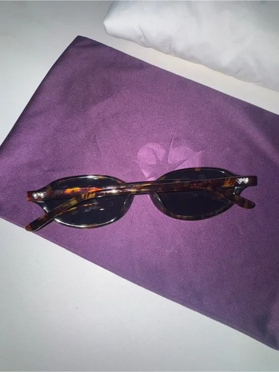 Bonnie and Clyde LA Tortoiseshell Oval Sunglasses - Brown