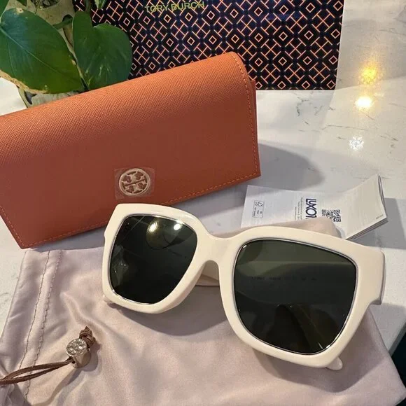 NWT! NEW! Tory Burch Kira Square Chevron Sunglasses -Ivory/Green