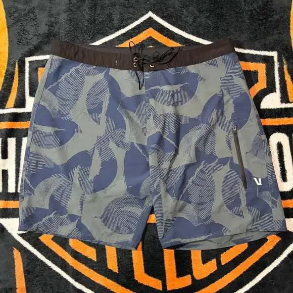 Vuori Infinity Board Shorts Mens 36 Leaf Pattern Stretch Swim Trunks