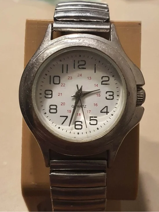 🦋10/$20🦋 FMDWS122 Silver/White Stainless Steel Women's Watch