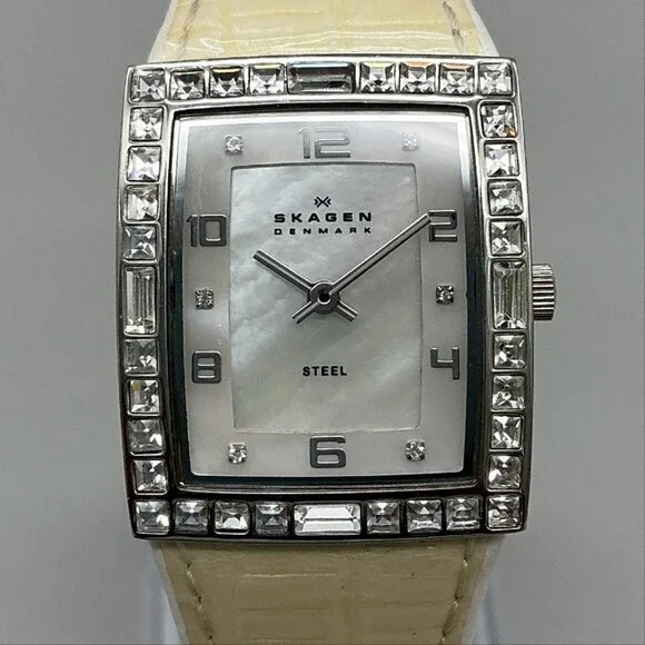 Skagen Womens Watch 25mm MOP Dial Crystals Beige Leather 527SSLW8A New Battery