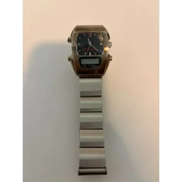 Vtg. Casio AW-61 1750 analog-Digital watch with square case