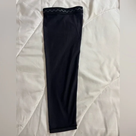 Black Basketball men’s one legged tights Leggings (no size tag) men’s large