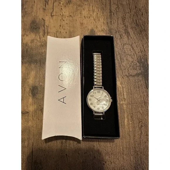 VTG Avon Mother Of Pearl Dial Women's Silver Tone Watch W/Box‎ Expandable Band
