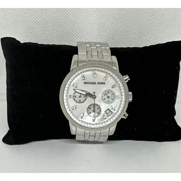 Michael Kors MK5020 Women's Silver Stainless Steel Analog Dial Wrist Watch NUL52