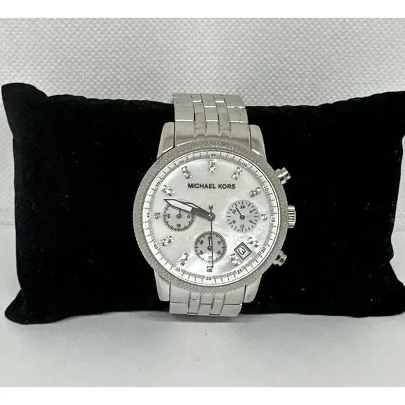 Michael Kors MK5020 Women's Silver Stainless Steel Analog Dial Wrist Watch NUL52
