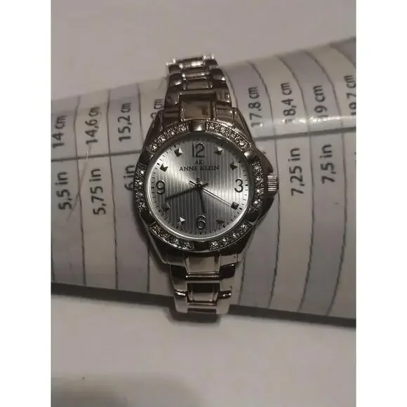 Vintage ladies Anne Klein watch with new‎ battery