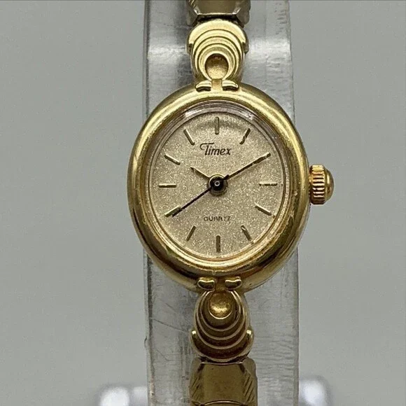 Vintage Timex Womens Watch 17mm Champagne Dial Gold Tone Expansion New Battery