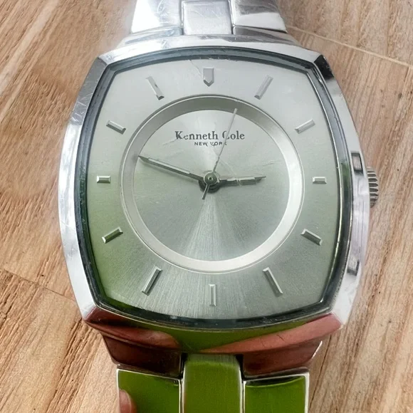 Kenneth Cole New York rectangular silver tone steel dress watch NEW BATTERY