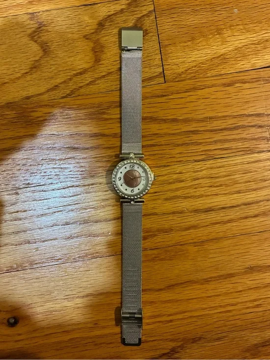 Classic Round Face Mesh Strap Watch - stainless steel