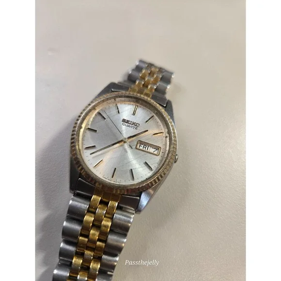 Vtg SEIKO Quartz Gold Silver Tone 5Y23 8A69 A4 RARE Date Wrist Watch Mens Japan