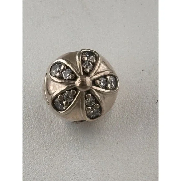 NEW Pandora Dazzling Daisies Clip Model 791493CZ