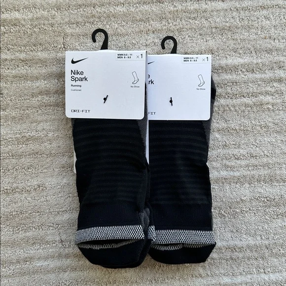 NWT 2 Pairs of Nike Spark Cushioned No-Show Running Socks Women 9.5-11 Men 8-9.5