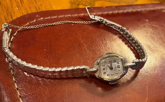VTG Women's Lady Roger DWC Watch, Manual 17 Jewels, 10K RGP, Works