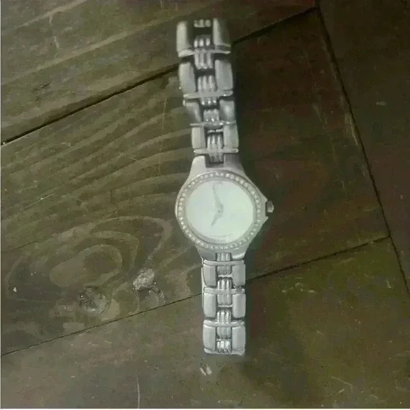 Authentic Swiss Made Movado Ladies watch 86A1-816 silver Tone