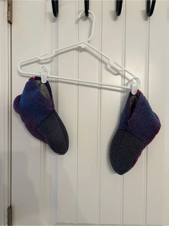 Bombas Knit Slipper Socks in Blue and Purple