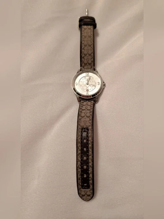 Coach Women's Classic Signature Sport Signature Fabric Strap Watch 14601507 GUC