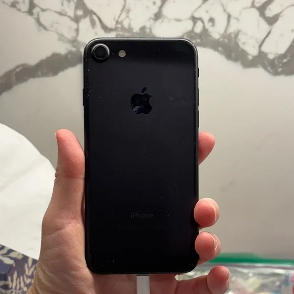 Apple iPhone Sleek Black Finish
