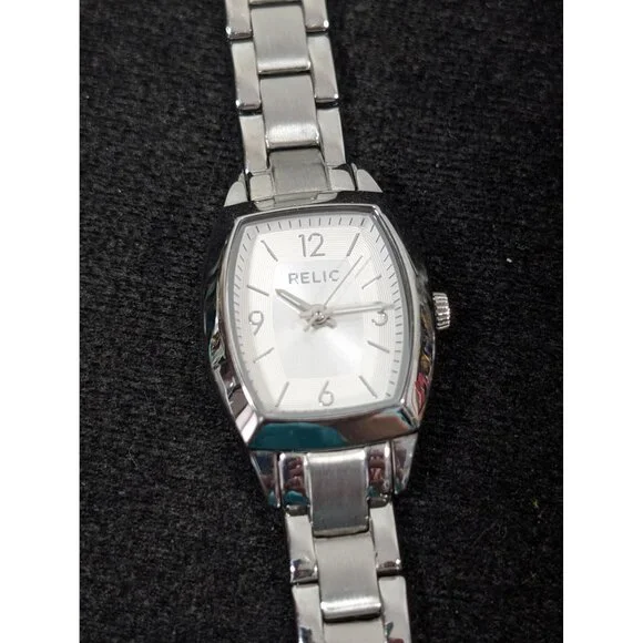 Relic Womens Silver Stainless‎ Steel Watch Quartz Analog 5.5 in Wrist