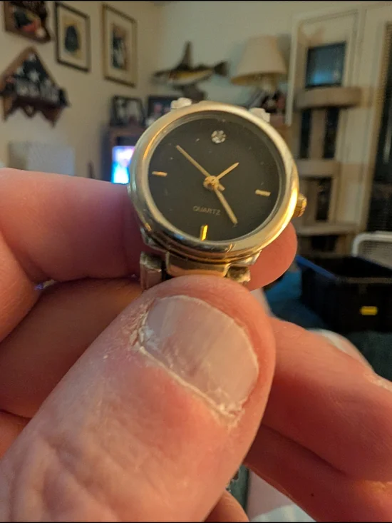 Vintage Quartz Movement Ladies Watch With Brand New Battery In It