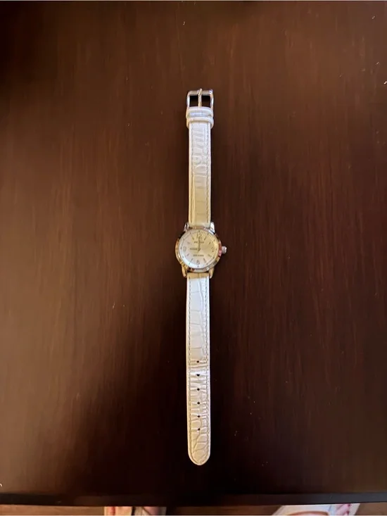 GUC Anne Klein Classic White Leather Strap Watch