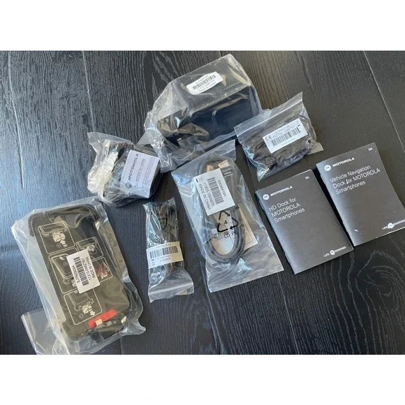 Motorola Vehicle Navigation HD Dock for Smartphones Charger Mount Accessories‎