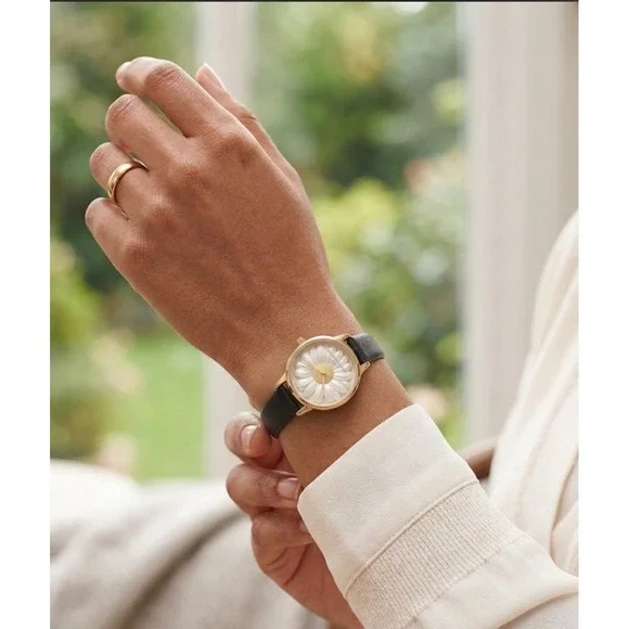 Olivia Burton London Daisy Flower Gold Tone Woman's Watch Black Strap OB15EG38