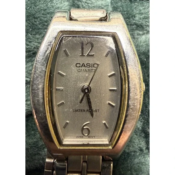 Vintage Casio Watch Women's Quarts Japan Movement
